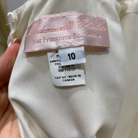 Beautiful dresses used once in a wedding - Picture 6 of 7